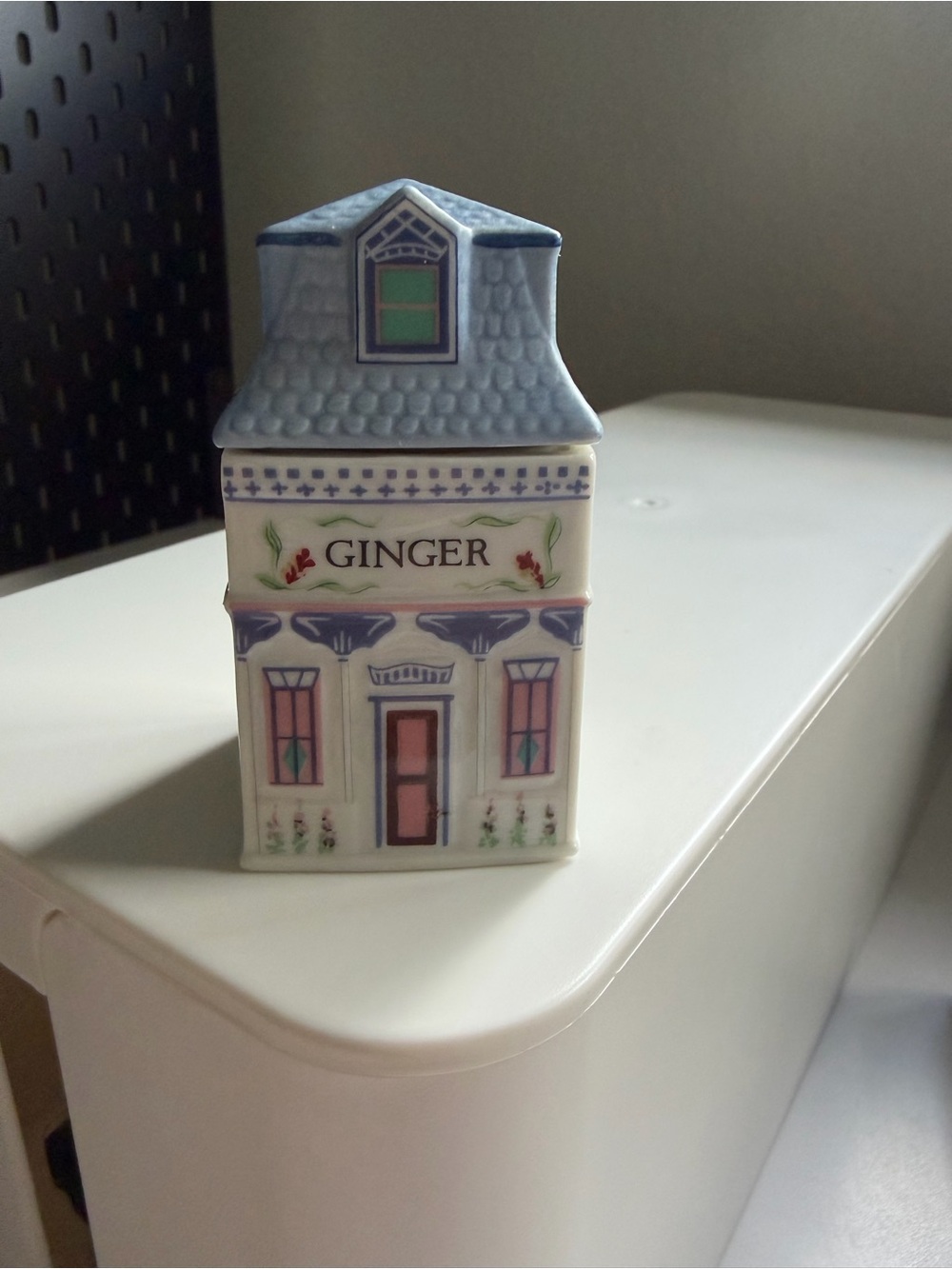 Lenox 1989 spice village - Ginger